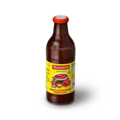 La Torrente tomato passata (690ml)