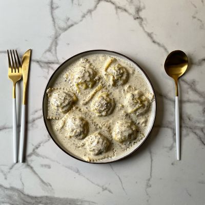 Veal ravioli with truffle sauce 500g (4 serving)